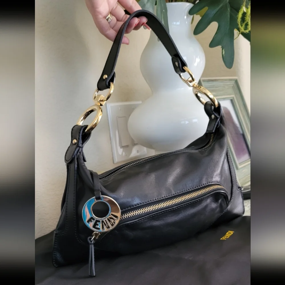 Fendi leather zucca baguette bag - Picture 2 of 16